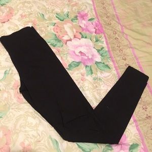 Black forever 21 leggings with knee slits